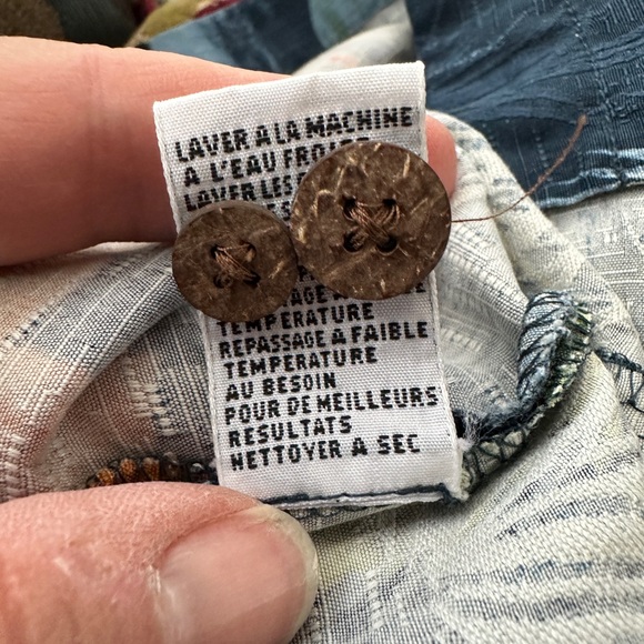 Tommy Bahama Christmas shirt - Picture 11 of 11